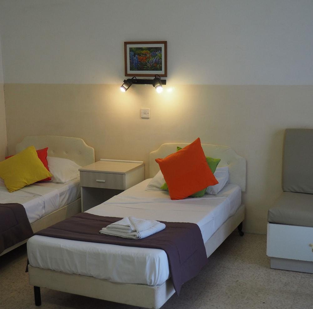 Huli Hotel & Apartments Qawra Bagian luar foto