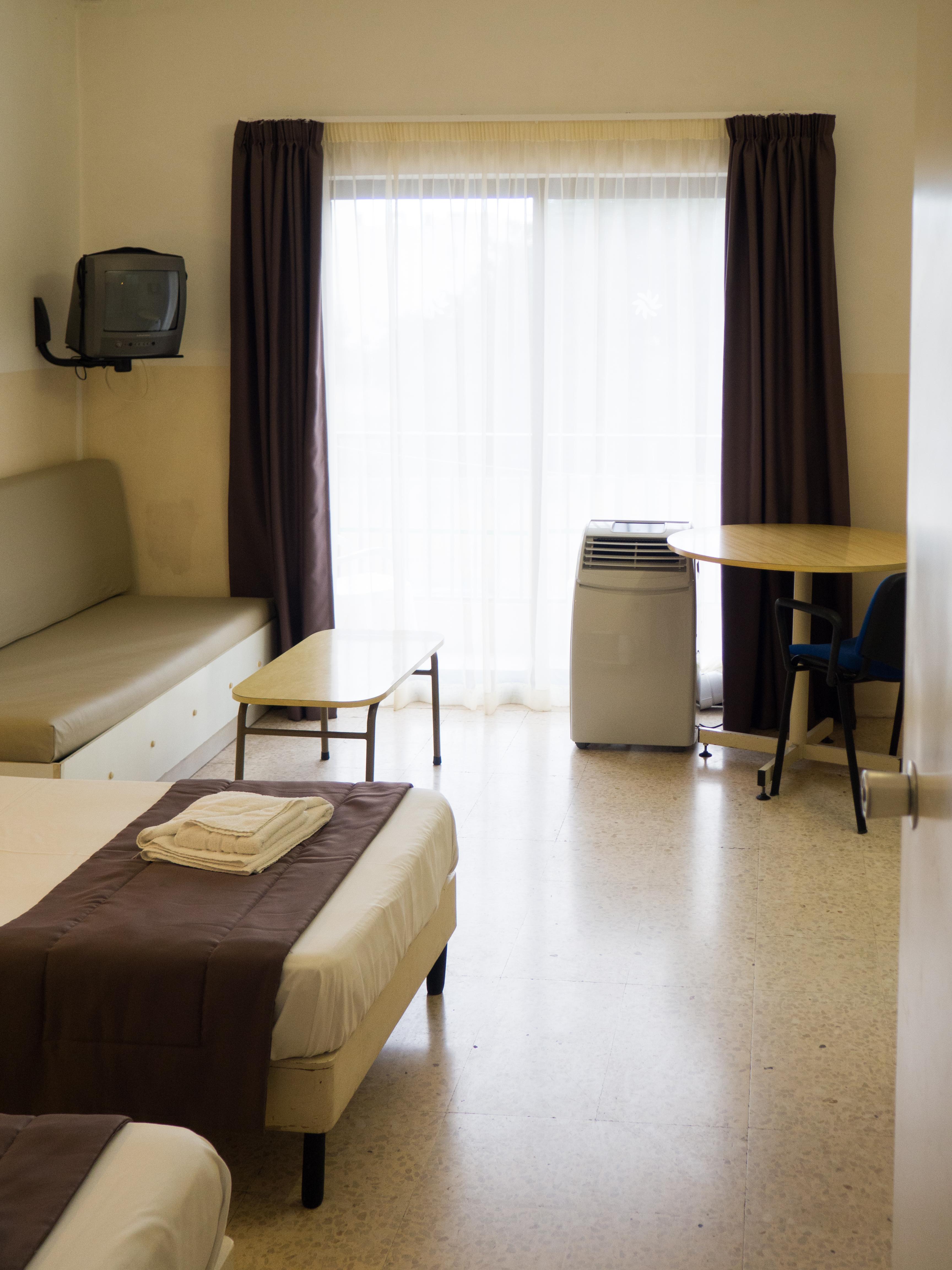 Huli Hotel & Apartments Qawra Bagian luar foto