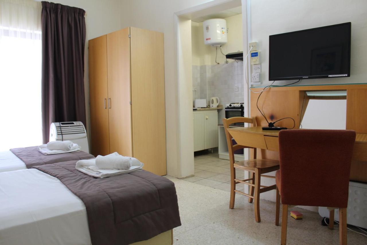 Huli Hotel & Apartments Qawra Bagian luar foto